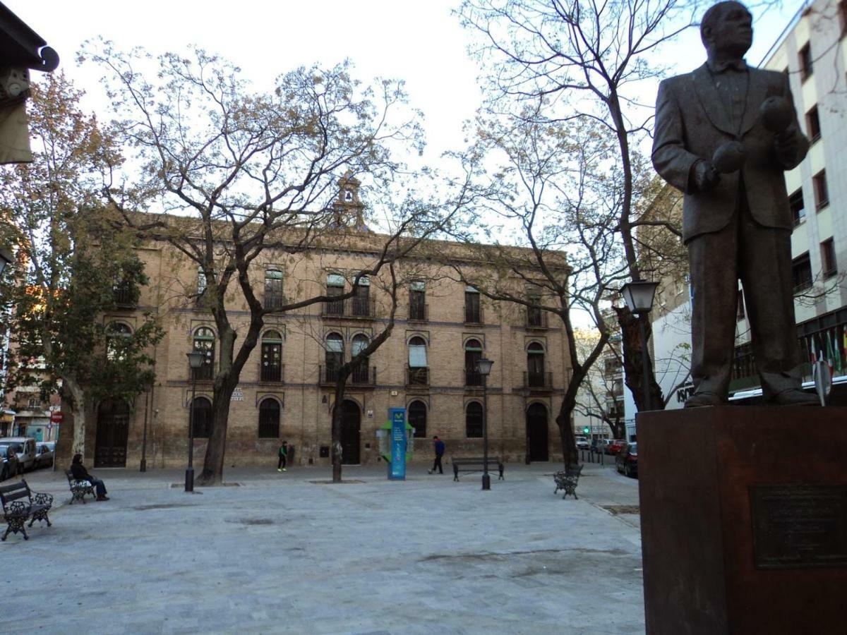 Apartamento Puerta Carmona 塞维利亚 外观 照片